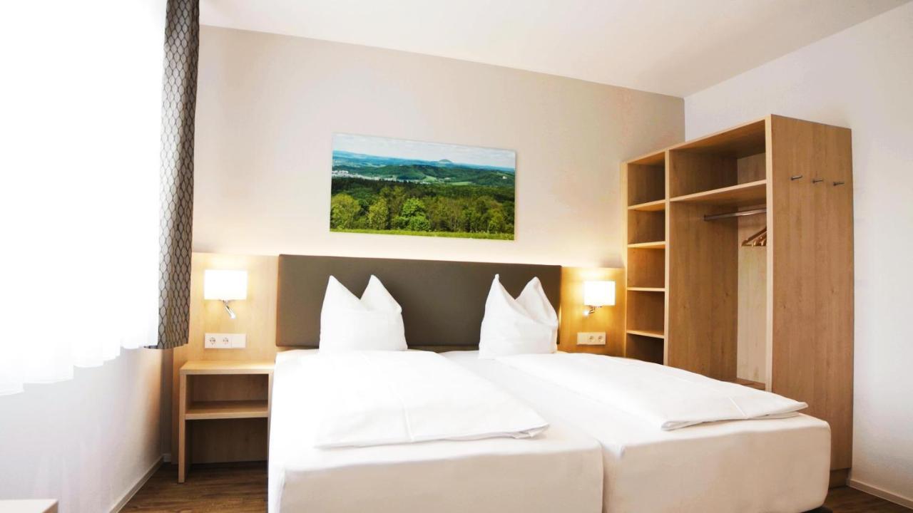 Hotel-Restaurant Und Gaestehaus Loewen Süßen 외부 사진