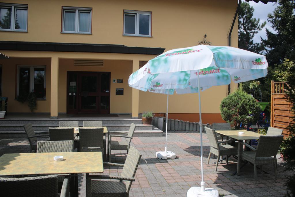 Hotel-Restaurant Und Gaestehaus Loewen Süßen 외부 사진