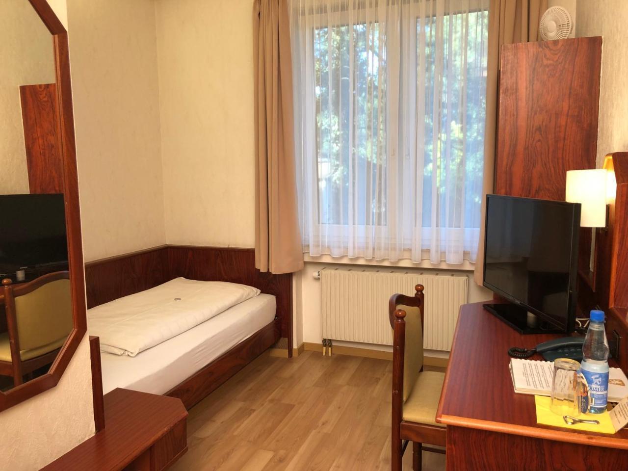 Hotel-Restaurant Und Gaestehaus Loewen Süßen 외부 사진