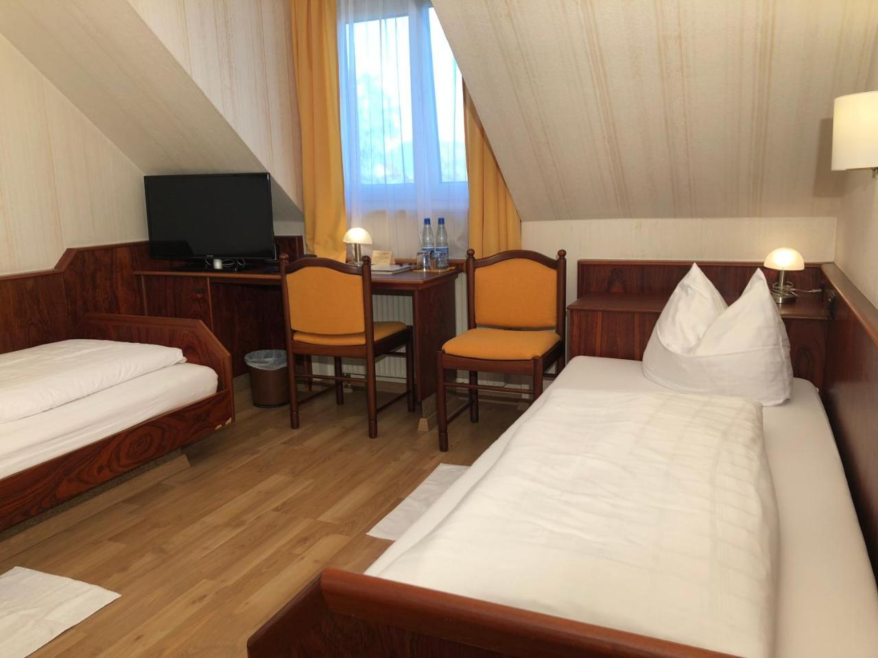 Hotel-Restaurant Und Gaestehaus Loewen Süßen 외부 사진