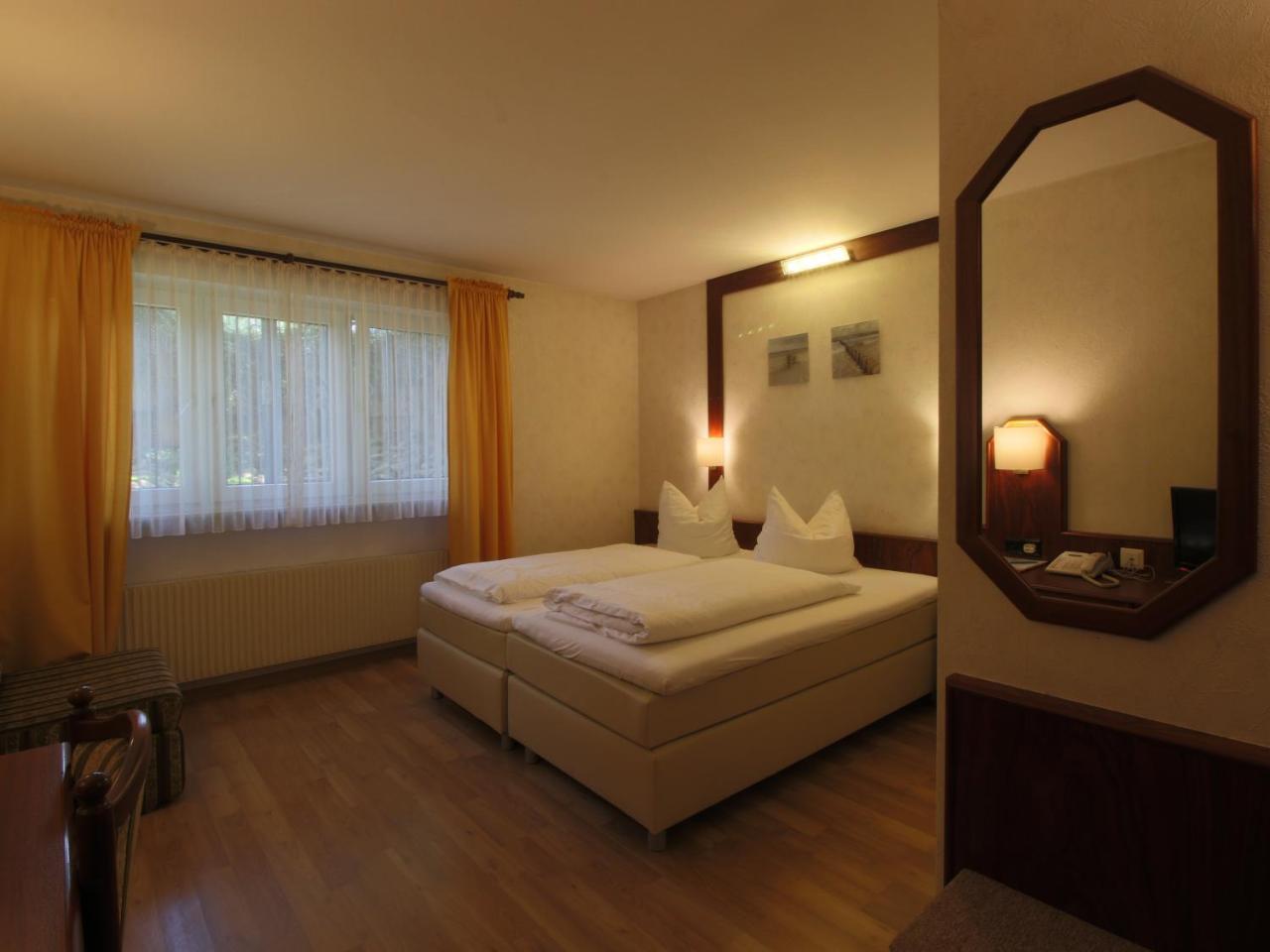 Hotel-Restaurant Und Gaestehaus Loewen Süßen 외부 사진