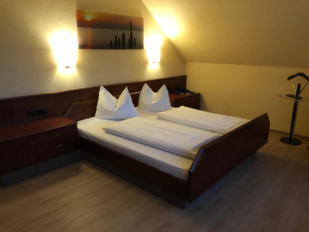 Hotel-Restaurant Und Gaestehaus Loewen Süßen 외부 사진