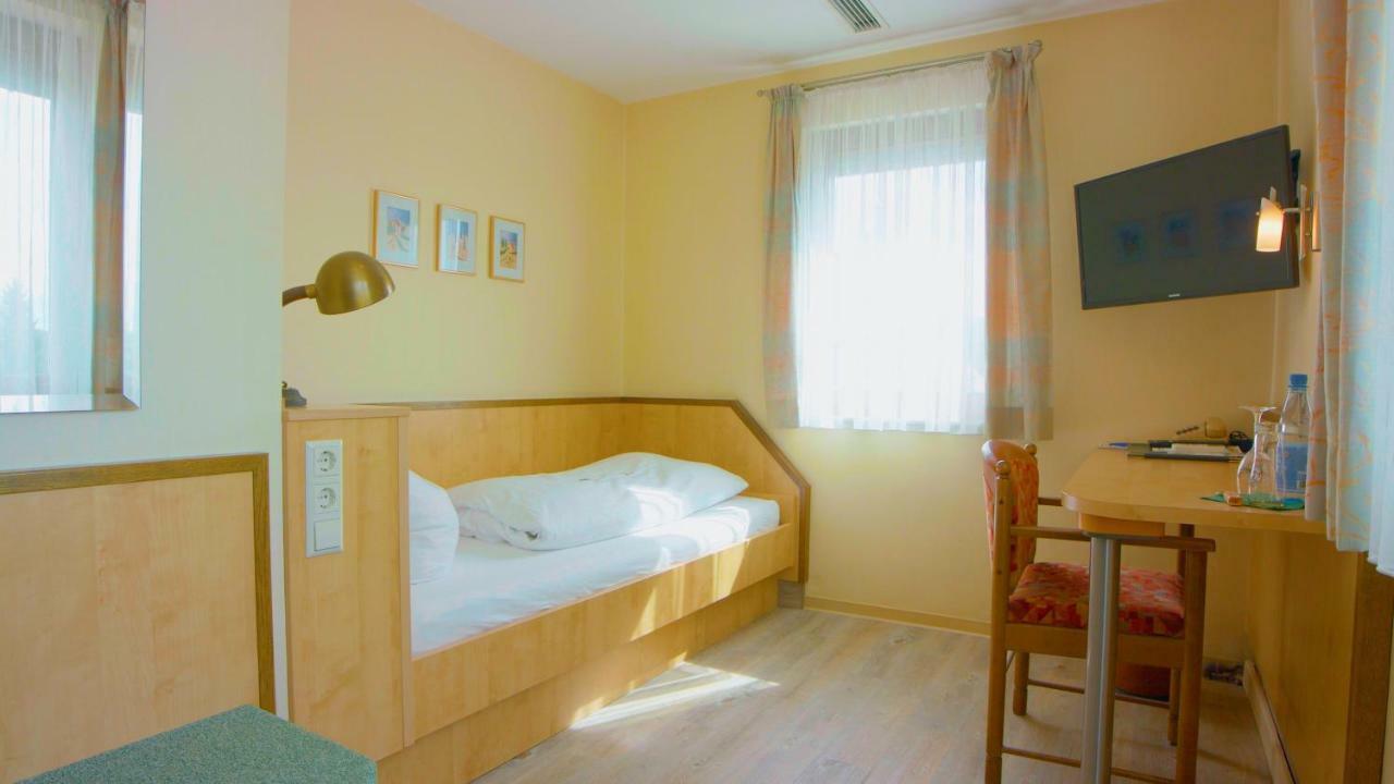 Hotel-Restaurant Und Gaestehaus Loewen Süßen 외부 사진